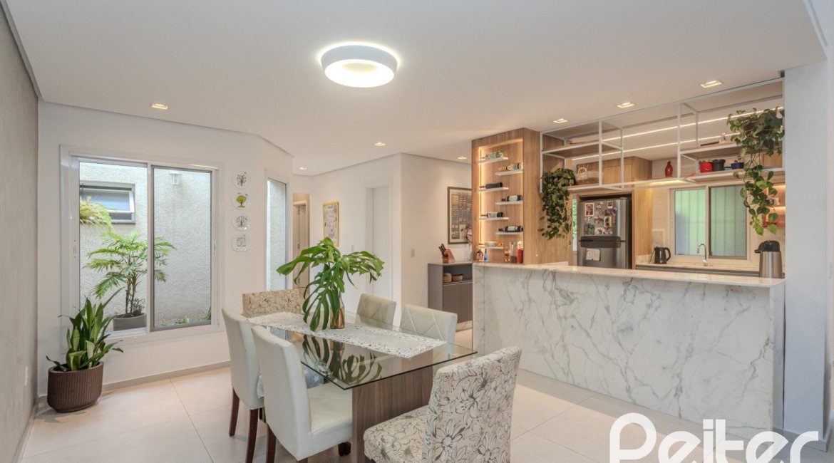 Casa à venda com 155m², 3 dormitórios, 3 suítes, 2 vagas, no bairro Espírito Santo em Porto Alegre
