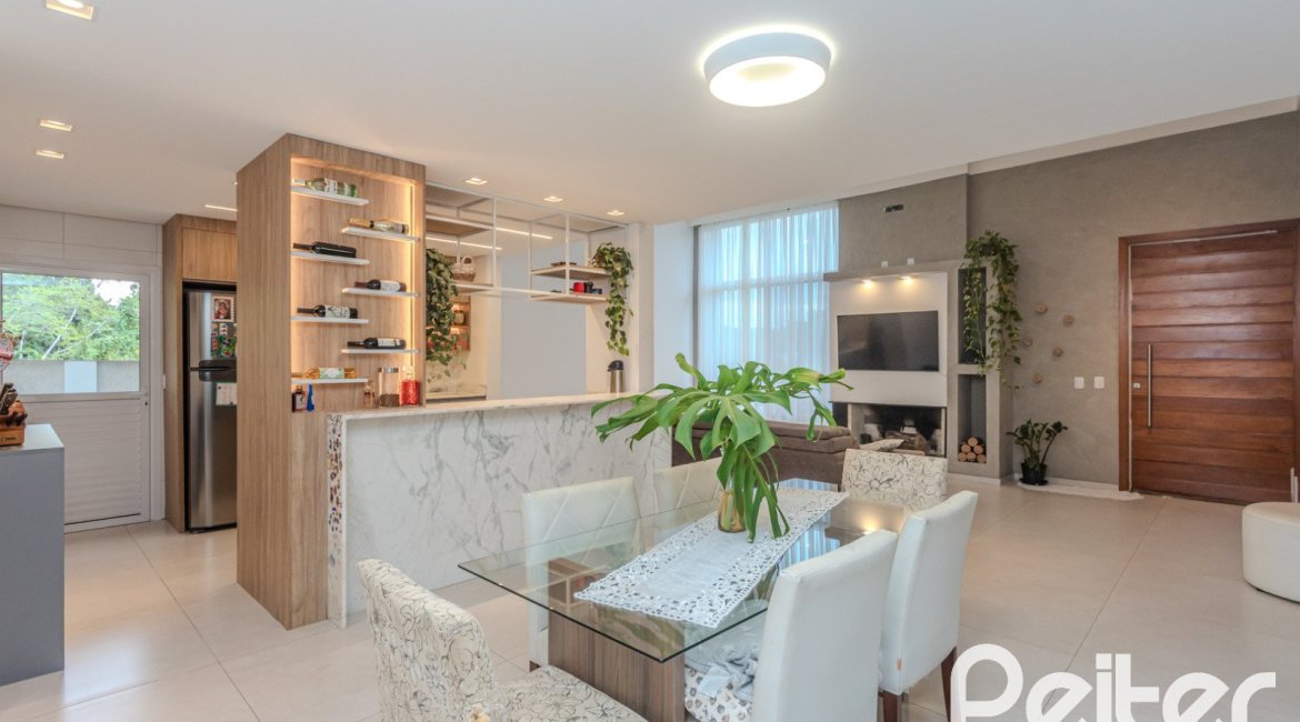 Casa à venda com 155m², 3 dormitórios, 3 suítes, 2 vagas, no bairro Espírito Santo em Porto Alegre