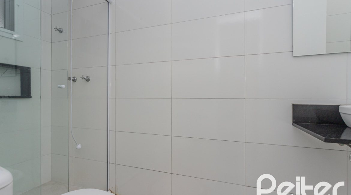 Casa à venda com 155m², 3 dormitórios, 3 suítes, 2 vagas, no bairro Espírito Santo em Porto Alegre