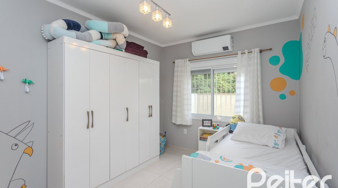 Casa à venda com 155m², 3 dormitórios, 3 suítes, 2 vagas, no bairro Espírito Santo em Porto Alegre