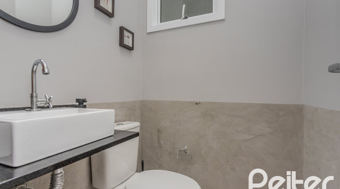 Casa à venda com 155m², 3 dormitórios, 3 suítes, 2 vagas, no bairro Espírito Santo em Porto Alegre