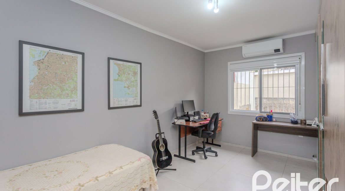 Casa à venda com 155m², 3 dormitórios, 3 suítes, 2 vagas, no bairro Espírito Santo em Porto Alegre