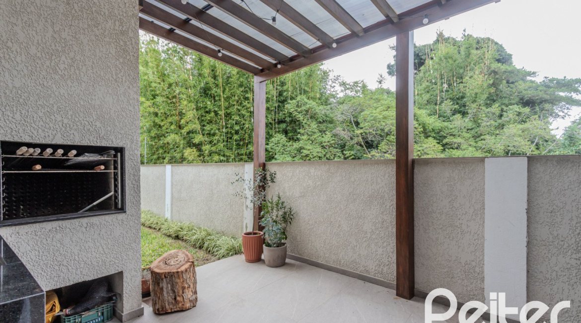 Casa à venda com 155m², 3 dormitórios, 3 suítes, 2 vagas, no bairro Espírito Santo em Porto Alegre