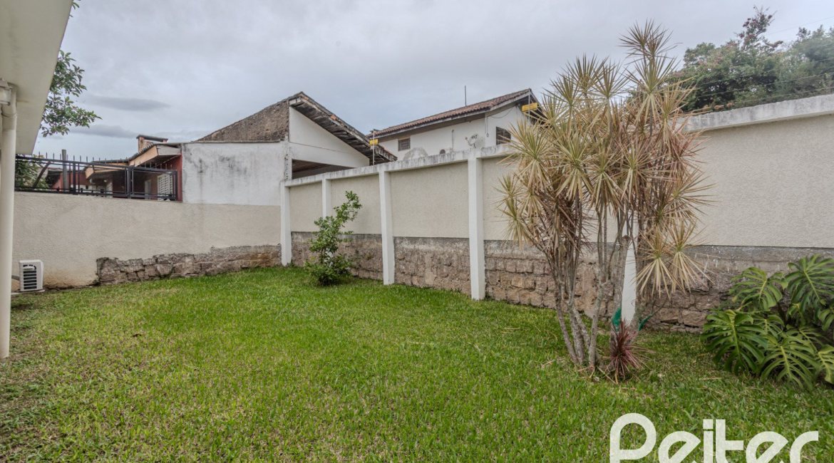Casa à venda com 155m², 3 dormitórios, 3 suítes, 2 vagas, no bairro Espírito Santo em Porto Alegre