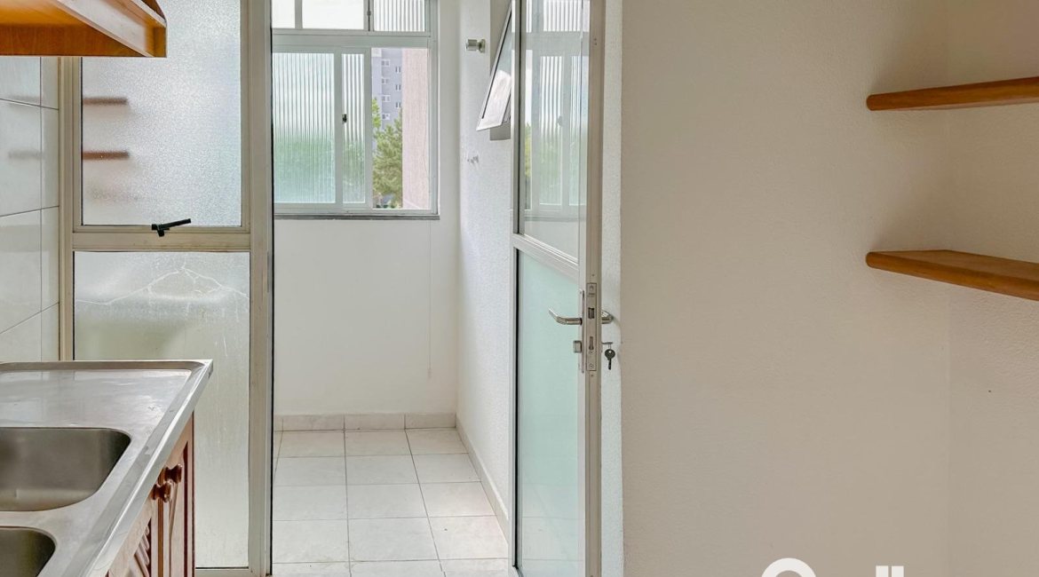 Apartamento à venda com 55m², 2 dormitórios, 1 vaga, no bairro Cristal em Porto Alegre