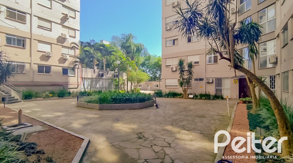 Apartamento à venda com 59m², 2 dormitórios, 1 vaga, no bairro Cristal em Porto Alegre