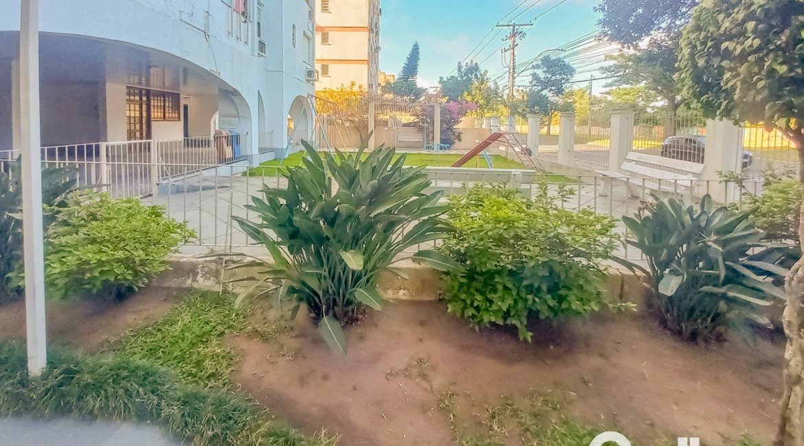 Apartamento à venda com 61m², 2 dormitórios, 1 vaga, no bairro Cristal em Porto Alegre