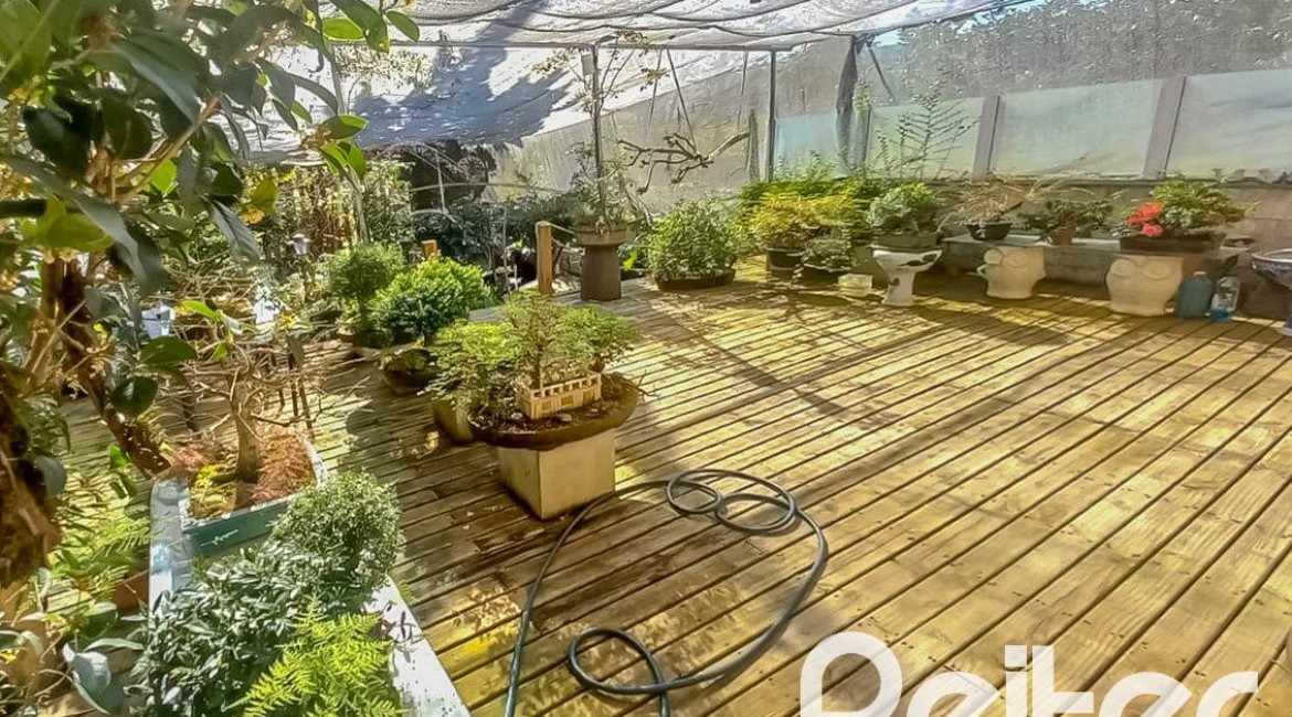 Casa em Condomínio à venda com 259m², 3 dormitórios, 1 suíte, 3 vagas, no bairro Vila Nova em Porto Alegre