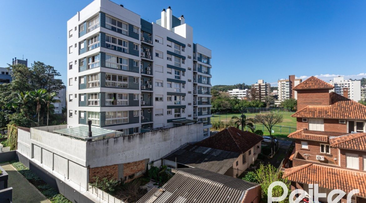 Apartamento à venda com 82m², 3 dormitórios, 1 suíte, 2 vagas, no bairro Tristeza em Porto Alegre