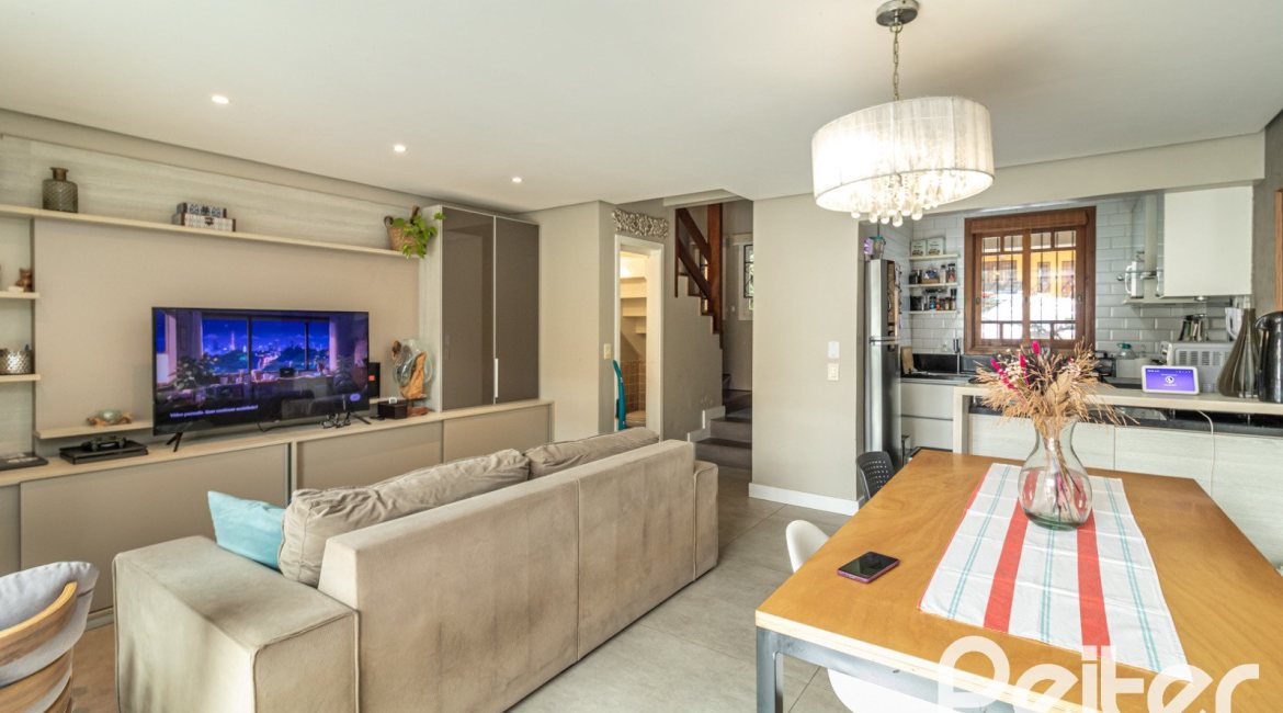 Casa em Condomínio à venda com 210m², 4 dormitórios, 1 suíte, 2 vagas, no bairro Jardim Isabel em Porto Alegre