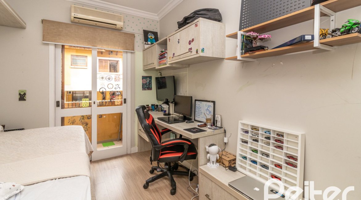 Casa em Condomínio à venda com 210m², 4 dormitórios, 1 suíte, 2 vagas, no bairro Jardim Isabel em Porto Alegre