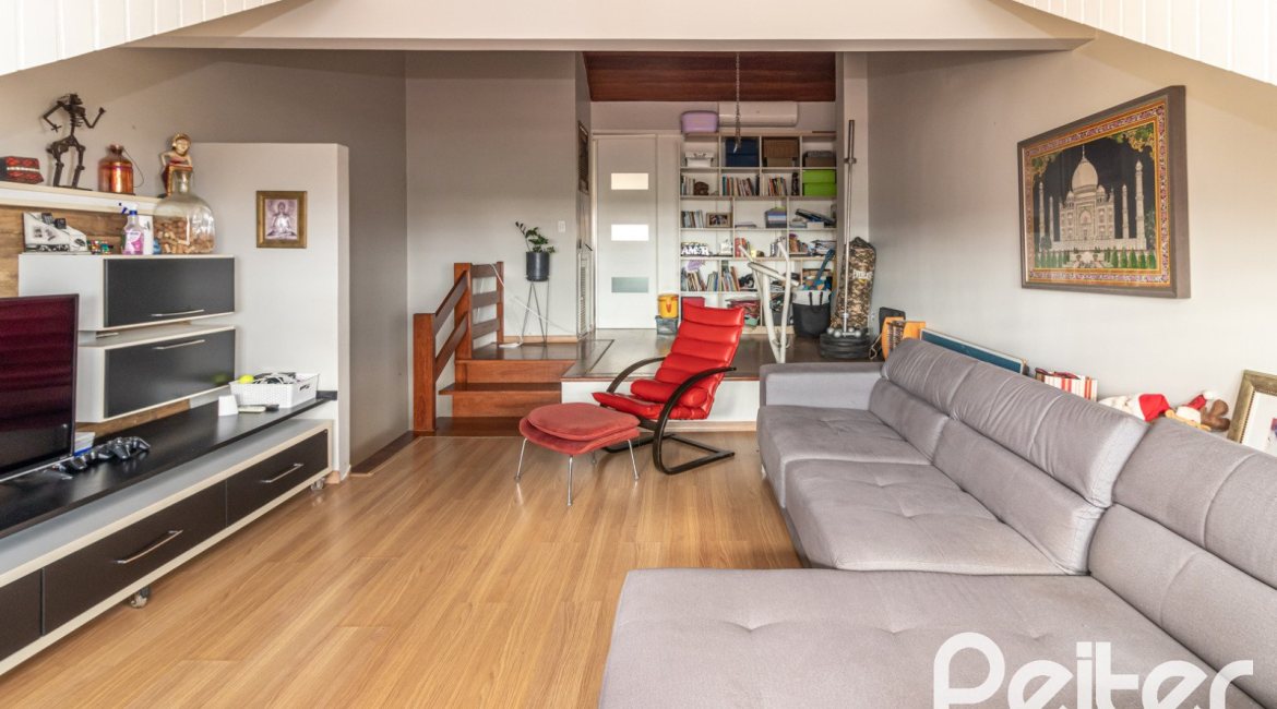 Casa em Condomínio à venda com 210m², 4 dormitórios, 1 suíte, 2 vagas, no bairro Jardim Isabel em Porto Alegre