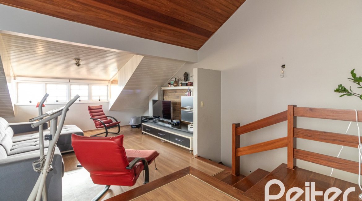 Casa em Condomínio à venda com 210m², 4 dormitórios, 1 suíte, 2 vagas, no bairro Jardim Isabel em Porto Alegre