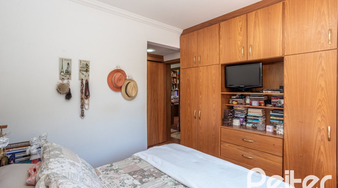 Apartamento à venda com 85m², 3 dormitórios, 1 suíte, 2 vagas, no bairro Ipanema em Porto Alegre