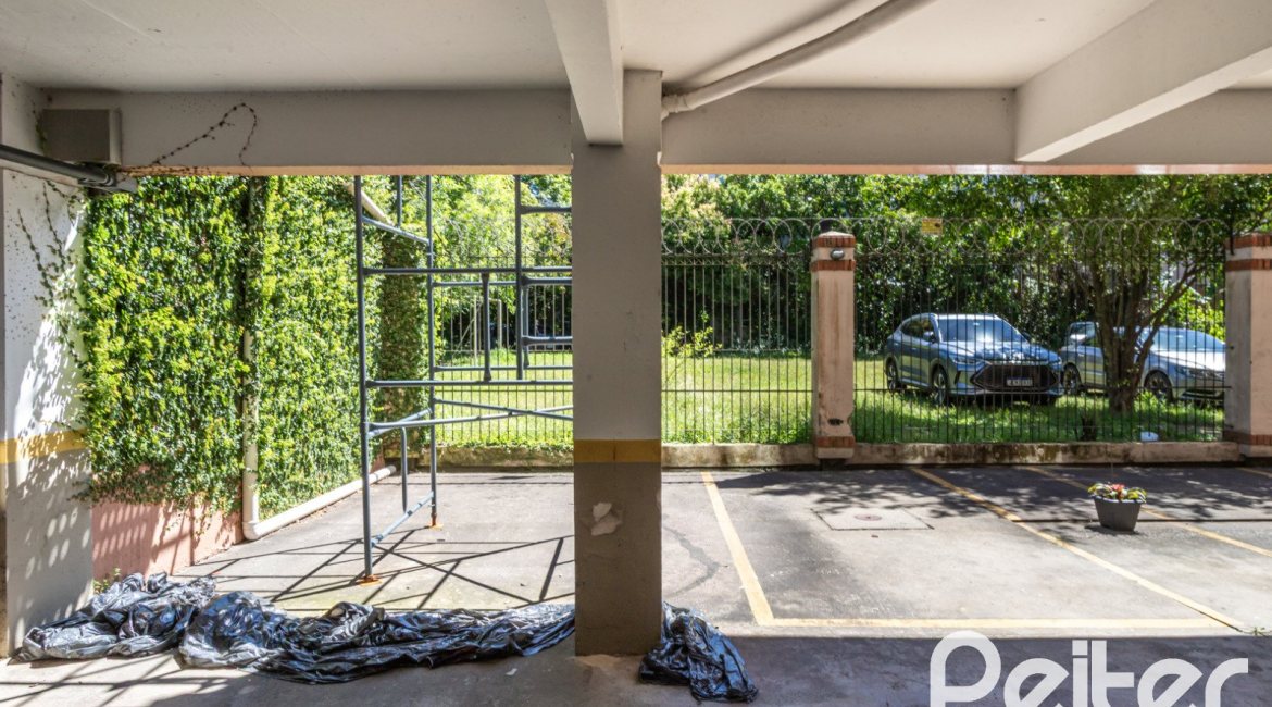 Apartamento à venda com 85m², 3 dormitórios, 1 suíte, 2 vagas, no bairro Ipanema em Porto Alegre