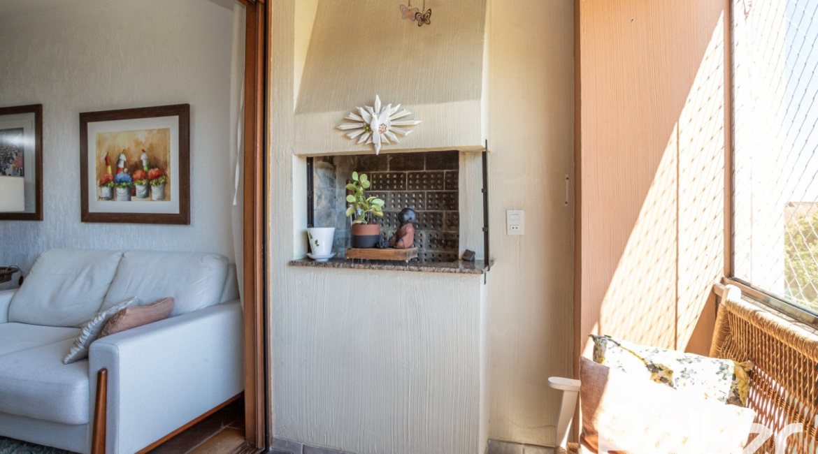 Apartamento à venda com 85m², 3 dormitórios, 1 suíte, 2 vagas, no bairro Ipanema em Porto Alegre