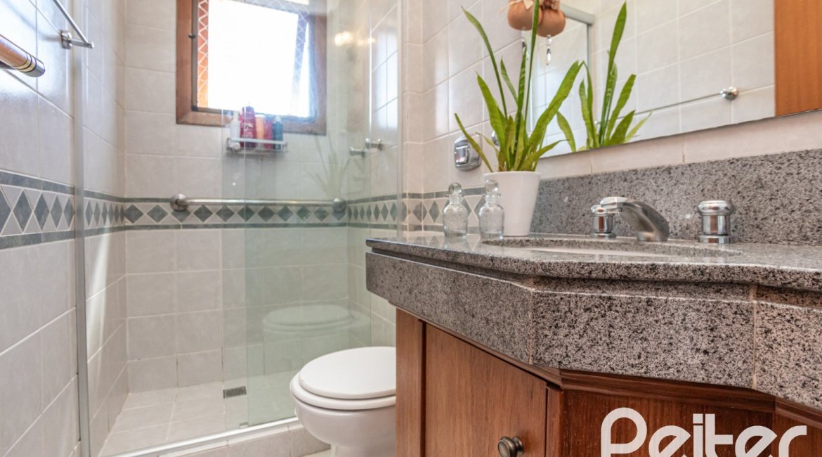 Apartamento à venda com 85m², 3 dormitórios, 1 suíte, 2 vagas, no bairro Ipanema em Porto Alegre