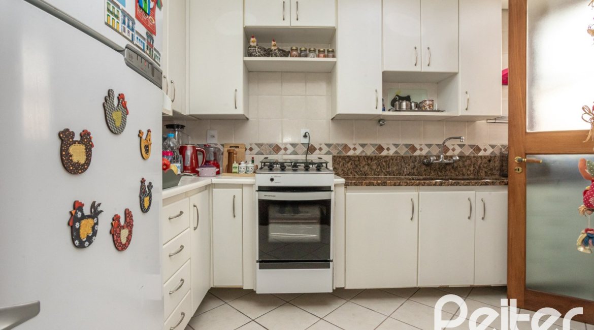 Apartamento à venda com 85m², 3 dormitórios, 1 suíte, 2 vagas, no bairro Ipanema em Porto Alegre