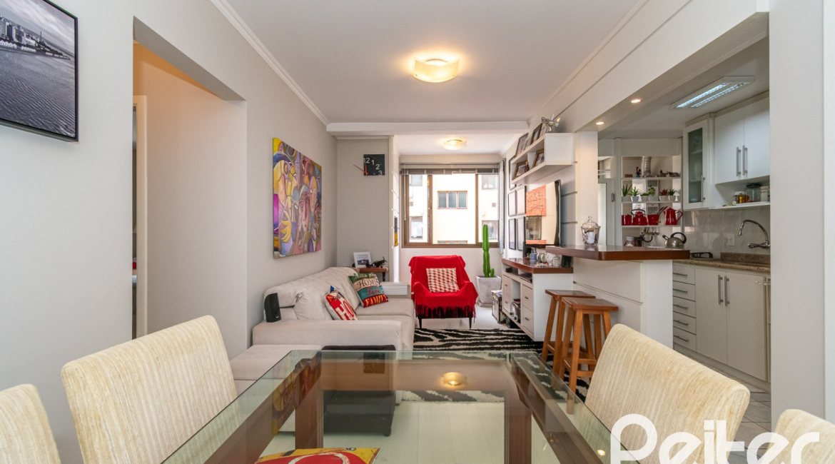 Apartamento à venda com 58m², 2 dormitórios, 1 vaga, no bairro Cristal em Porto Alegre