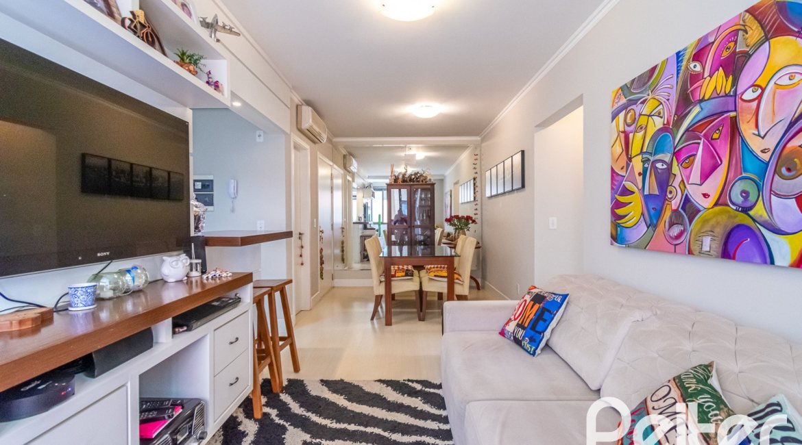 Apartamento à venda com 58m², 2 dormitórios, 1 vaga, no bairro Cristal em Porto Alegre