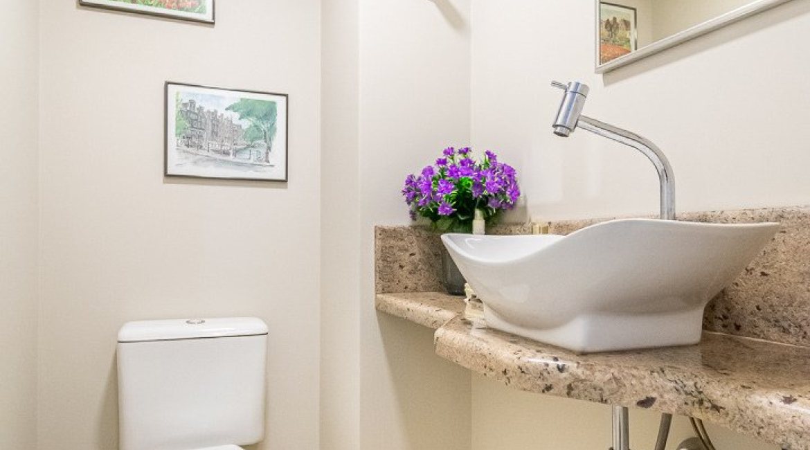 Apartamento à venda com 58m², 2 dormitórios, 1 vaga, no bairro Cristal em Porto Alegre