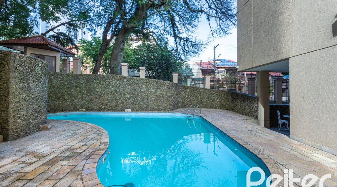 Apartamento à venda com 58m², 2 dormitórios, 1 vaga, no bairro Cristal em Porto Alegre