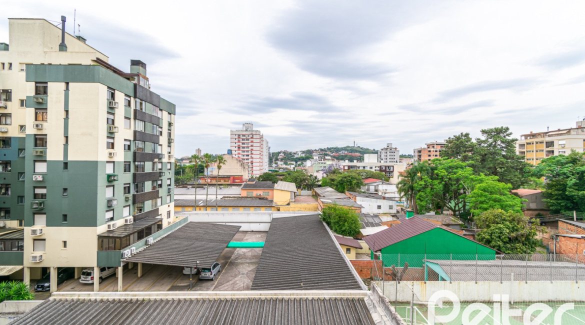 Apartamento à venda com 58m², 2 dormitórios, 1 vaga, no bairro Cristal em Porto Alegre