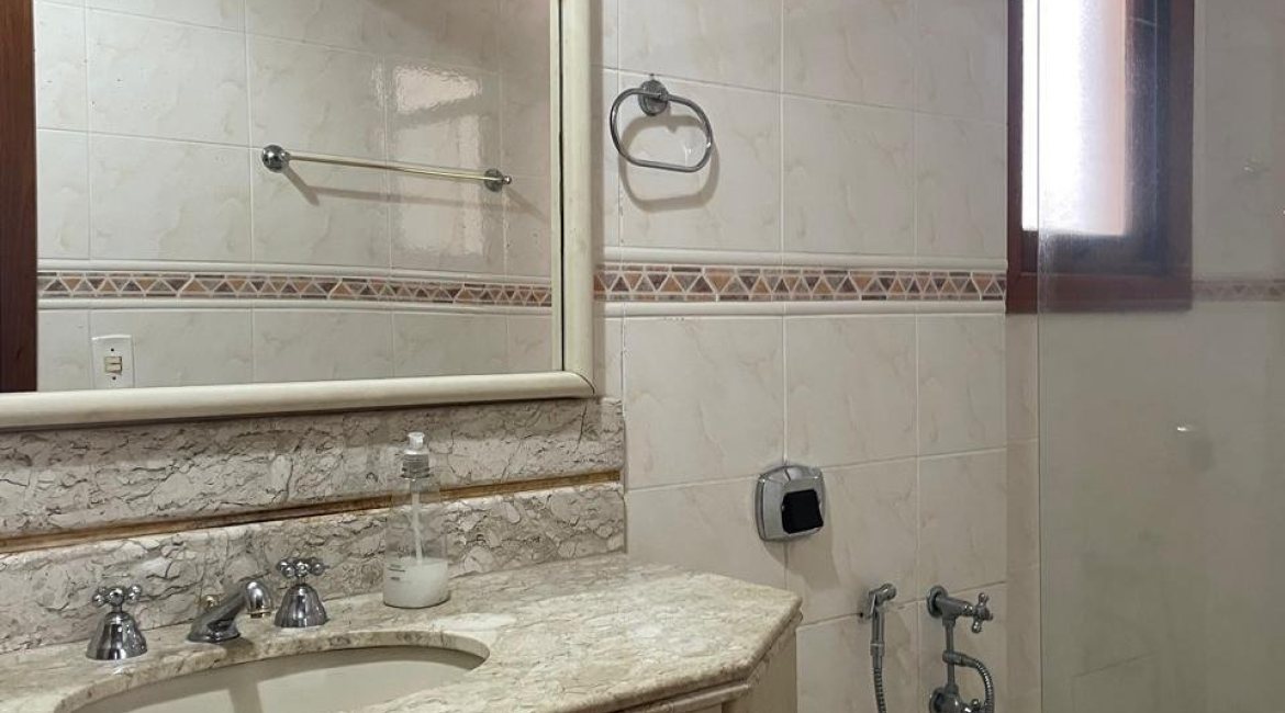 Apartamento à venda com 116m², 3 dormitórios, 1 suíte, 2 vagas, no bairro Tristeza em PORTO ALEGRE