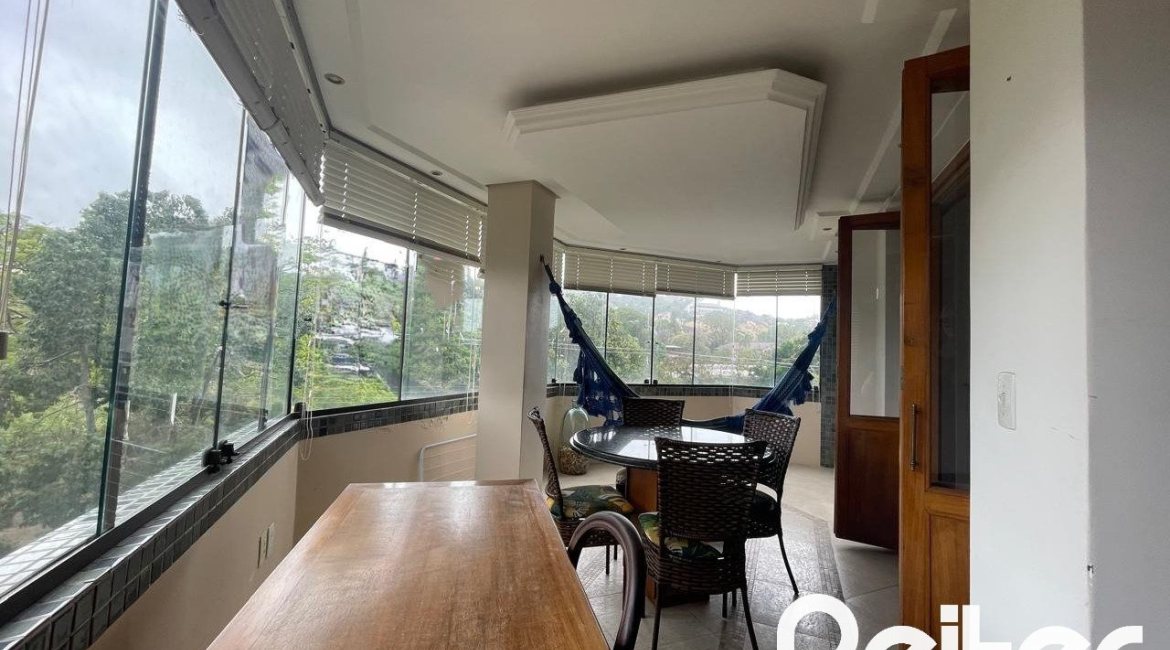 Apartamento à venda com 116m², 3 dormitórios, 1 suíte, 2 vagas, no bairro Tristeza em PORTO ALEGRE