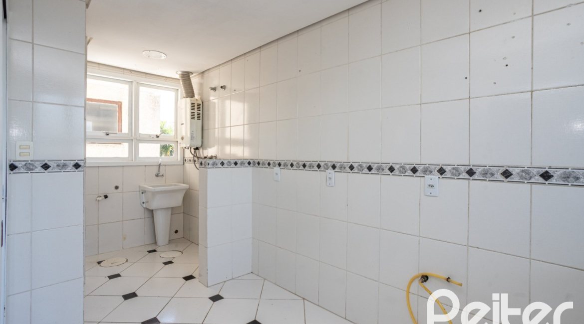 Apartamento à venda com 85m², 2 dormitórios, 1 suíte, 1 vaga, no bairro Ipanema em Porto Alegre