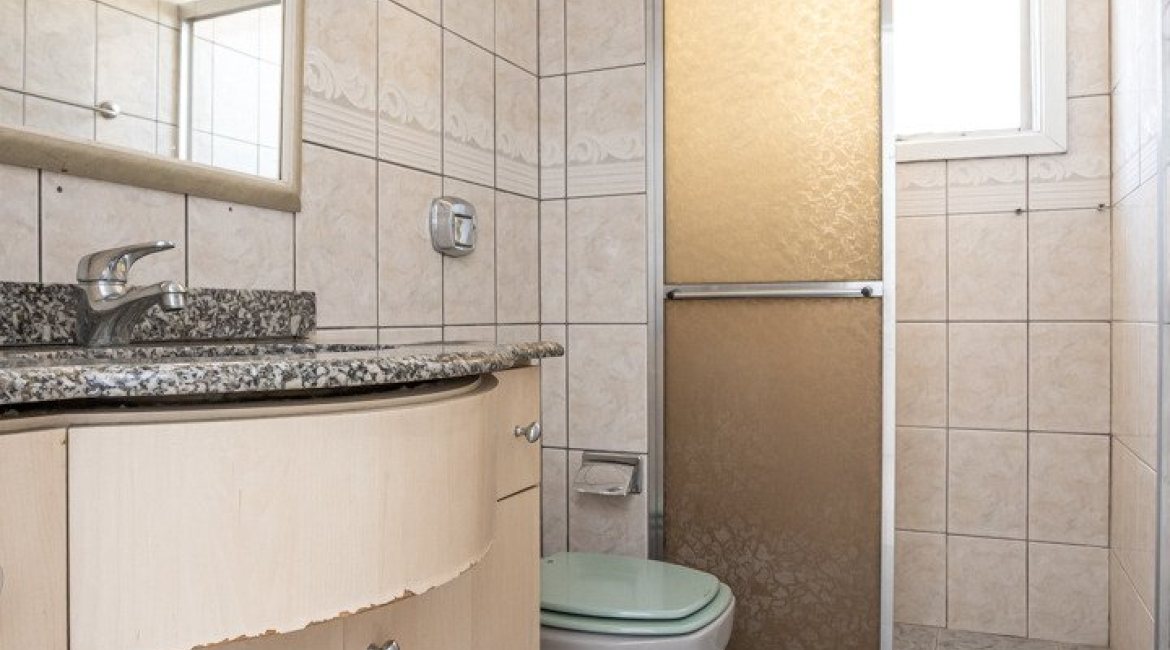 Apartamento à venda com 85m², 2 dormitórios, 1 suíte, 1 vaga, no bairro Ipanema em Porto Alegre