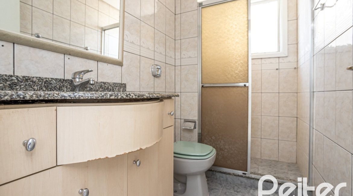 Apartamento à venda com 85m², 2 dormitórios, 1 suíte, 1 vaga, no bairro Ipanema em Porto Alegre