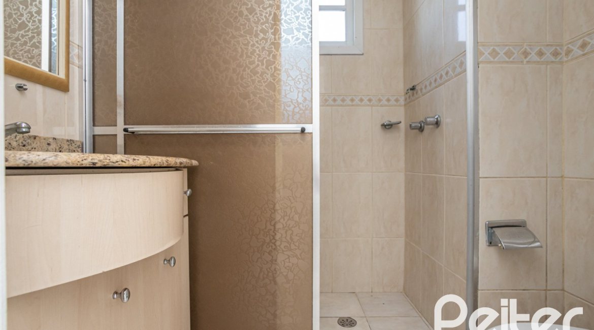 Apartamento à venda com 85m², 2 dormitórios, 1 suíte, 1 vaga, no bairro Ipanema em Porto Alegre