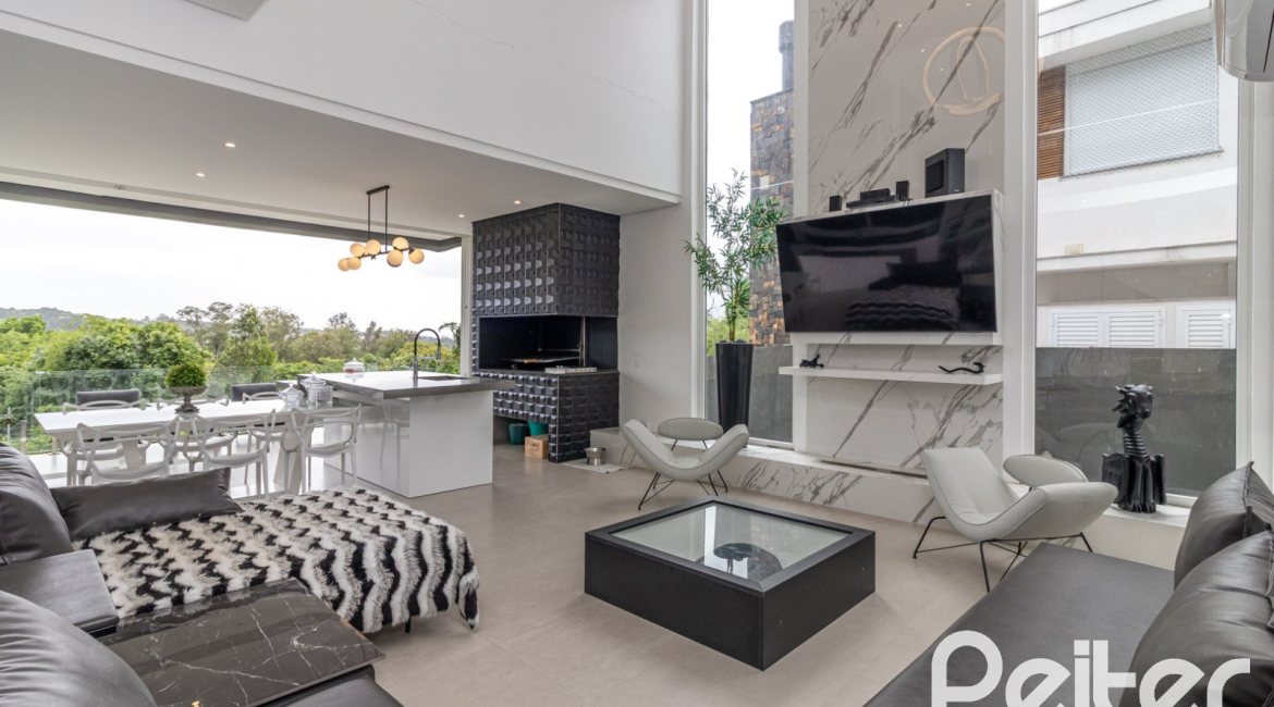 Casa em Condomínio à venda com 309m², 3 dormitórios, 2 suítes, 4 vagas, no bairro Alphaville em PORTO ALEGRE