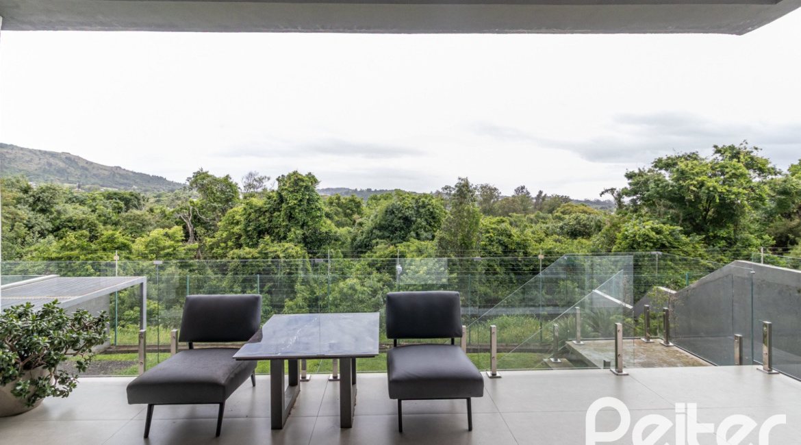 Casa em Condomínio à venda com 309m², 3 dormitórios, 2 suítes, 4 vagas, no bairro Alphaville em PORTO ALEGRE