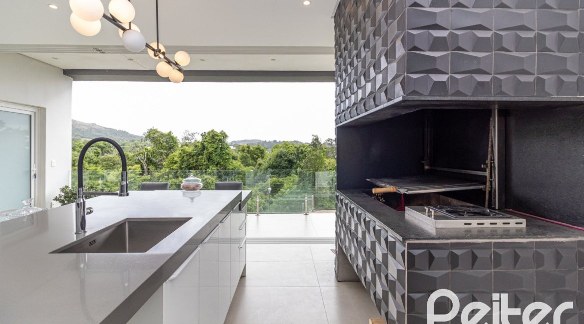 Casa em Condomínio à venda com 309m², 3 dormitórios, 2 suítes, 4 vagas, no bairro Alphaville em PORTO ALEGRE