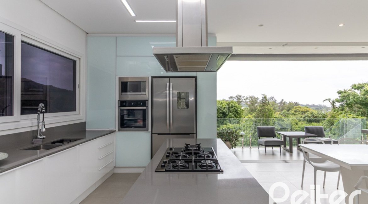 Casa em Condomínio à venda com 309m², 3 dormitórios, 2 suítes, 4 vagas, no bairro Alphaville em PORTO ALEGRE