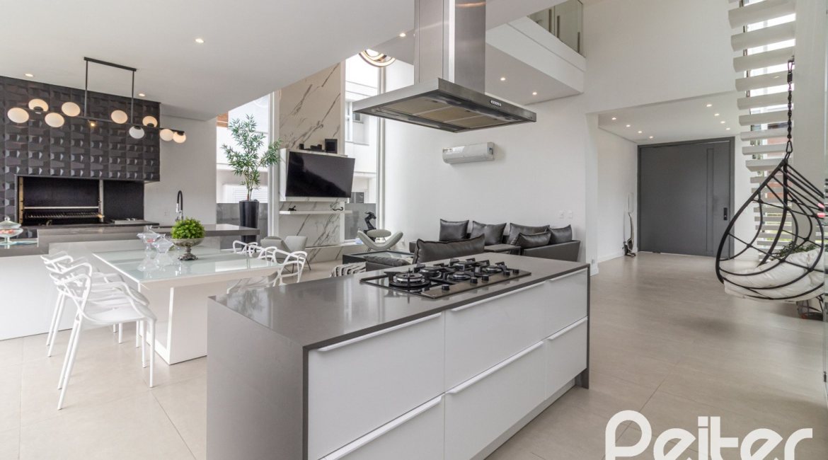 Casa em Condomínio à venda com 309m², 3 dormitórios, 2 suítes, 4 vagas, no bairro Alphaville em PORTO ALEGRE