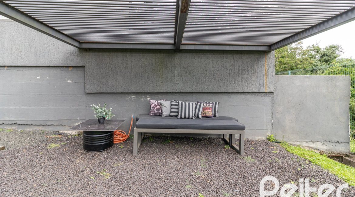 Casa em Condomínio à venda com 309m², 3 dormitórios, 2 suítes, 4 vagas, no bairro Alphaville em PORTO ALEGRE