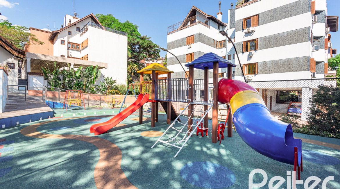 Apartamento à venda com 142m², 3 dormitórios, 1 suíte, 2 vagas, no bairro Ipanema em Porto Alegre