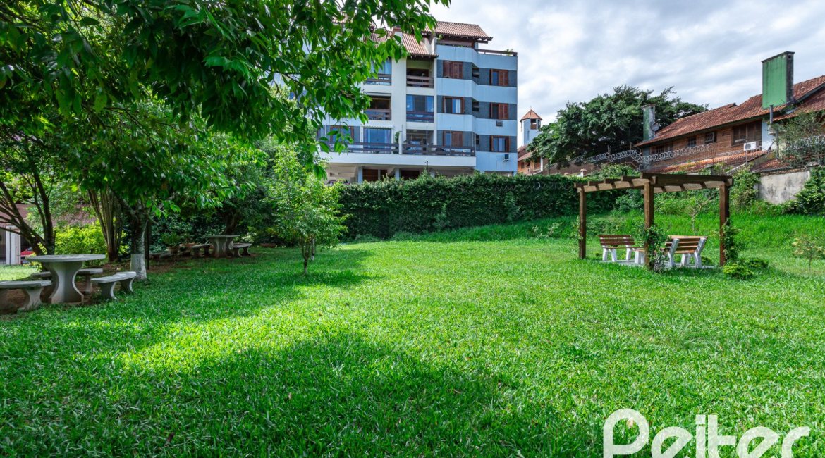 Apartamento à venda com 142m², 3 dormitórios, 1 suíte, 2 vagas, no bairro Ipanema em Porto Alegre