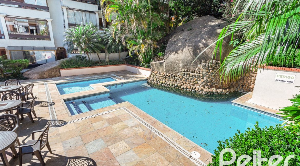 Apartamento à venda com 142m², 3 dormitórios, 1 suíte, 2 vagas, no bairro Ipanema em Porto Alegre