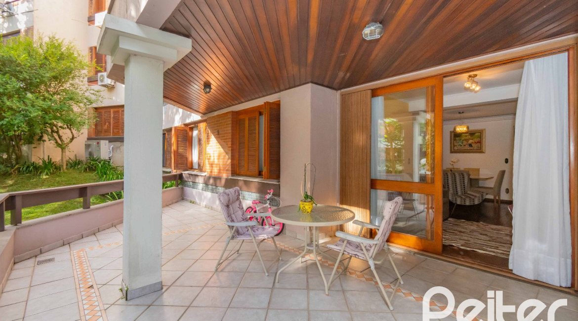 Apartamento à venda com 142m², 3 dormitórios, 1 suíte, 2 vagas, no bairro Ipanema em Porto Alegre