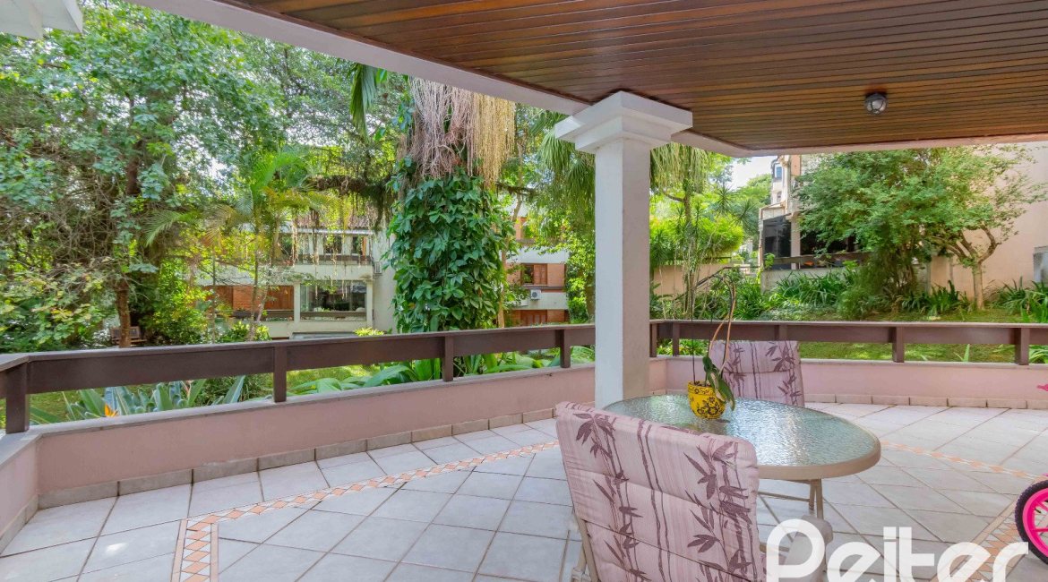 Apartamento à venda com 142m², 3 dormitórios, 1 suíte, 2 vagas, no bairro Ipanema em Porto Alegre