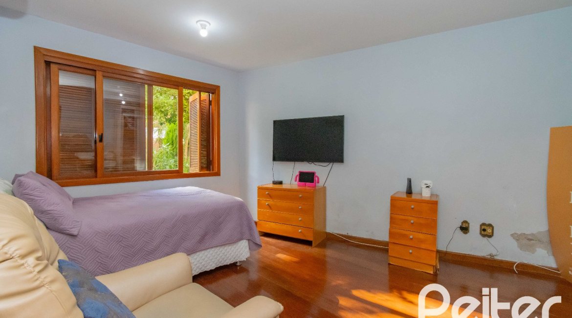 Apartamento à venda com 142m², 3 dormitórios, 1 suíte, 2 vagas, no bairro Ipanema em Porto Alegre