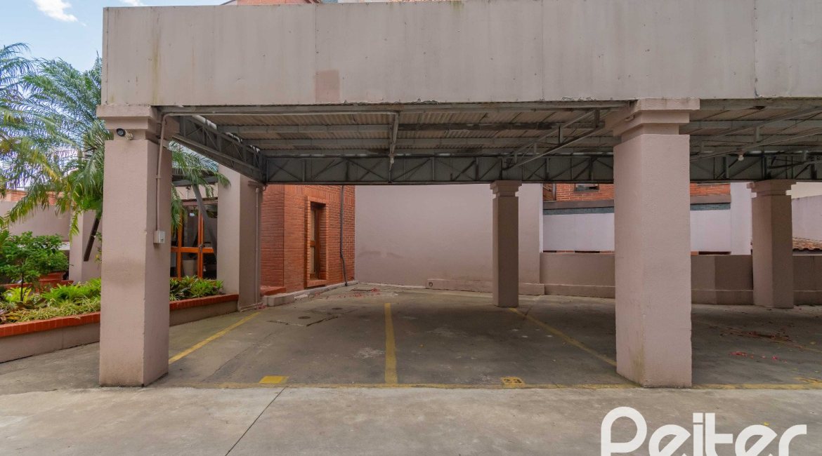 Apartamento à venda com 142m², 3 dormitórios, 1 suíte, 2 vagas, no bairro Ipanema em Porto Alegre