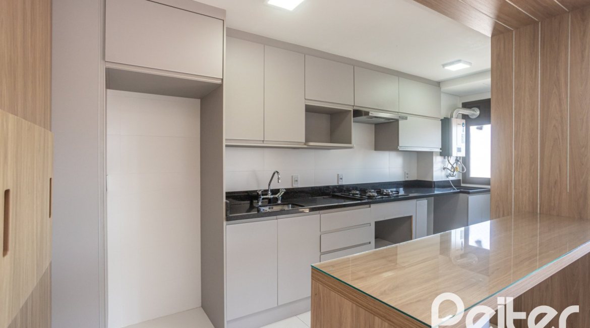 Apartamento à venda com 94m², 3 dormitórios, 1 suíte, 2 vagas, no bairro Ipanema em Porto Alegre