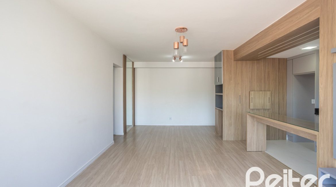 Apartamento à venda com 94m², 3 dormitórios, 1 suíte, 2 vagas, no bairro Ipanema em Porto Alegre