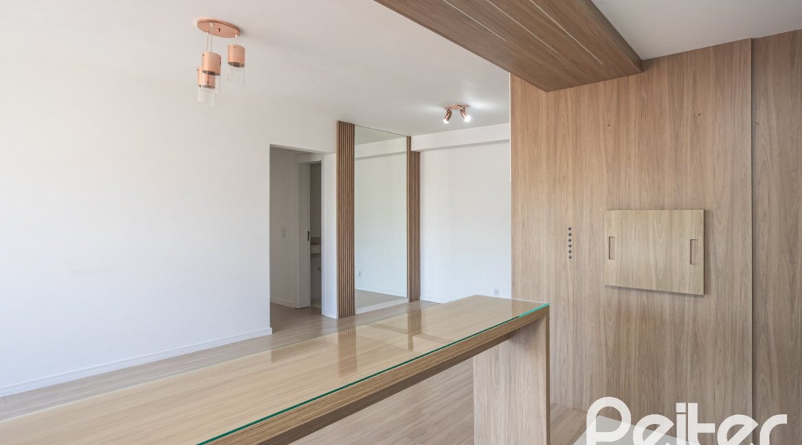 Apartamento à venda com 94m², 3 dormitórios, 1 suíte, 2 vagas, no bairro Ipanema em Porto Alegre