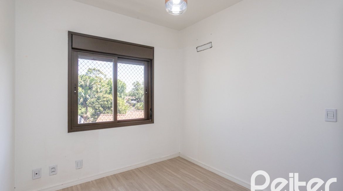 Apartamento à venda com 94m², 3 dormitórios, 1 suíte, 2 vagas, no bairro Ipanema em Porto Alegre